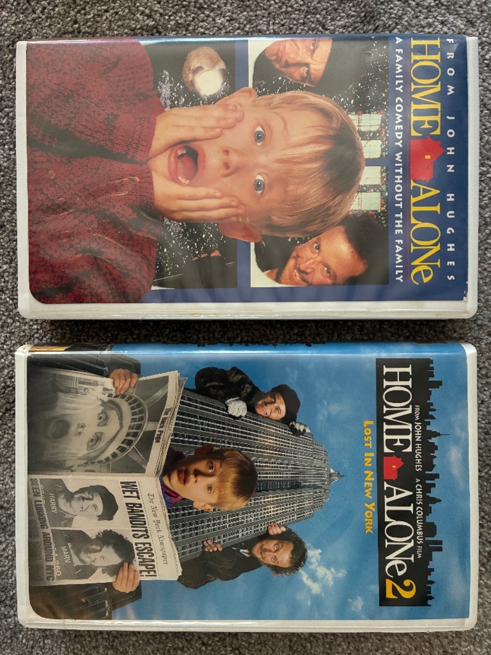 Home Alone 1 and 2 VHS Movie Plastic Clam Shell Case 2000 Christmas Lot See Pics